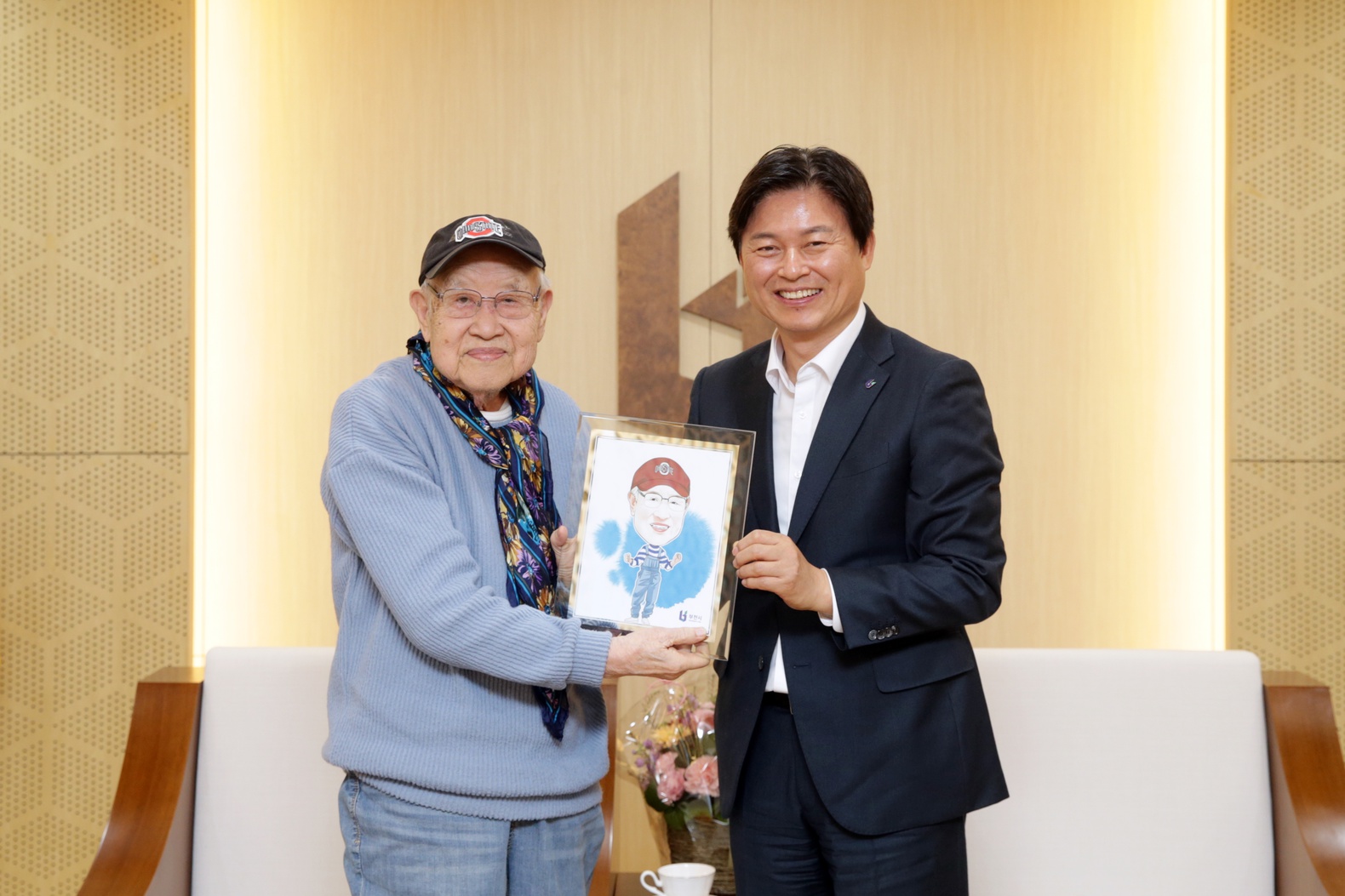 한국반도체 설립 50주년 축하, 강기동 박사 접견 이미지